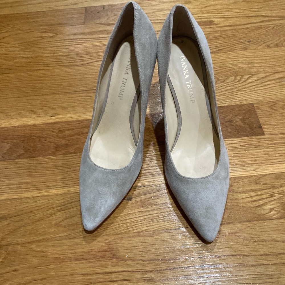 Taupe pumps